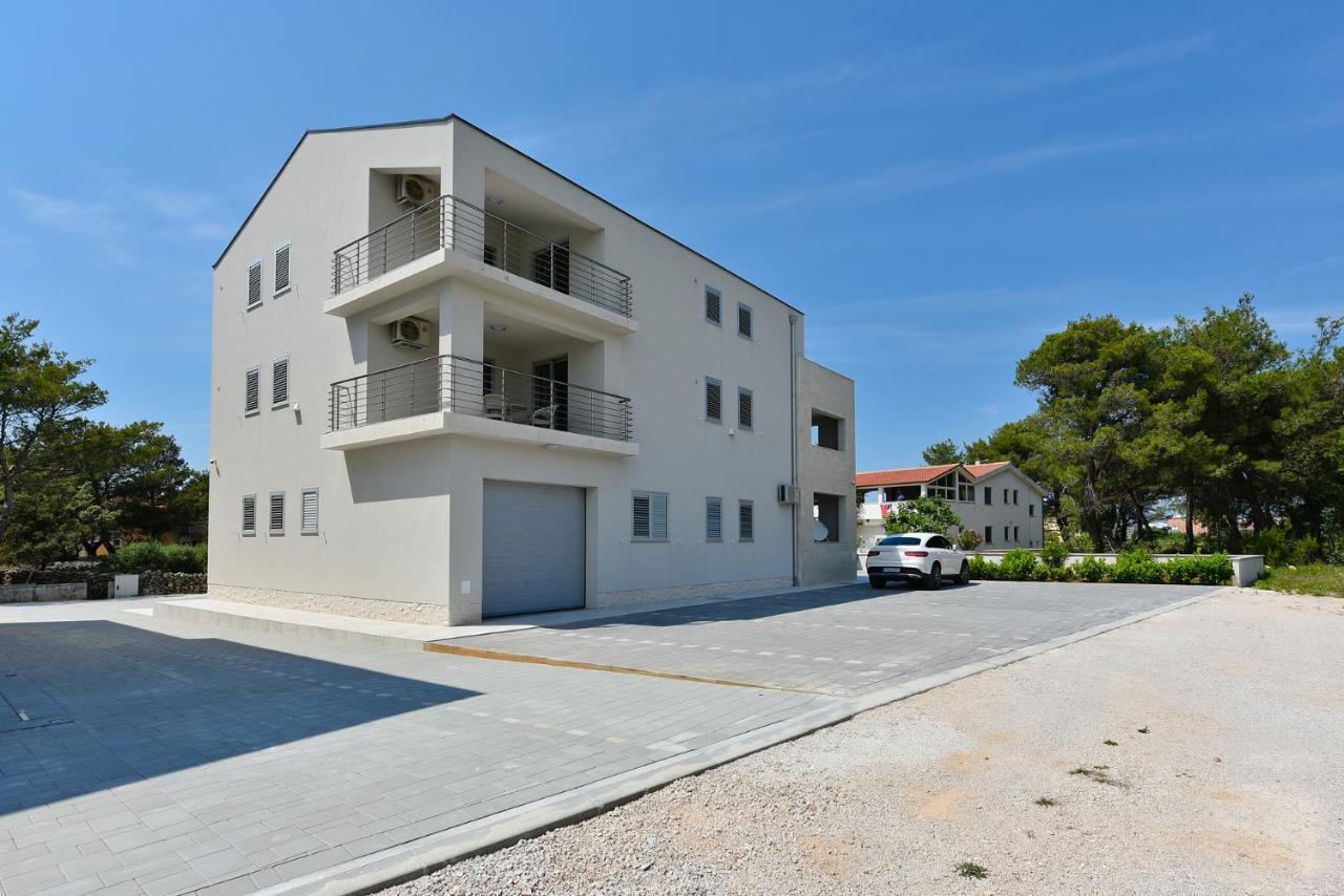 Apartmani Iva Vir Exterior foto