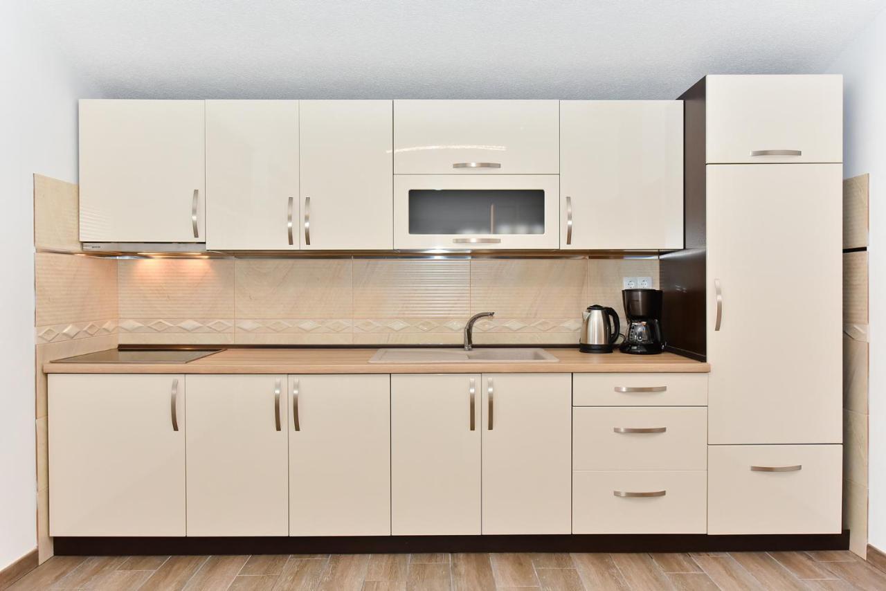 Apartmani Iva Vir Exterior foto